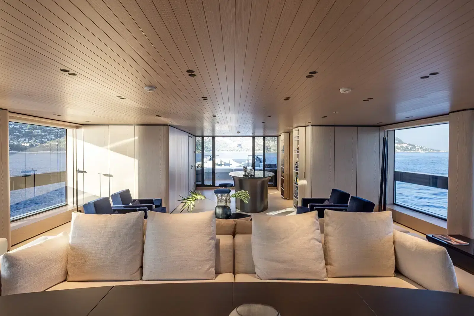 VIRTUOSITY - photo 26 yacht charter Cannes
