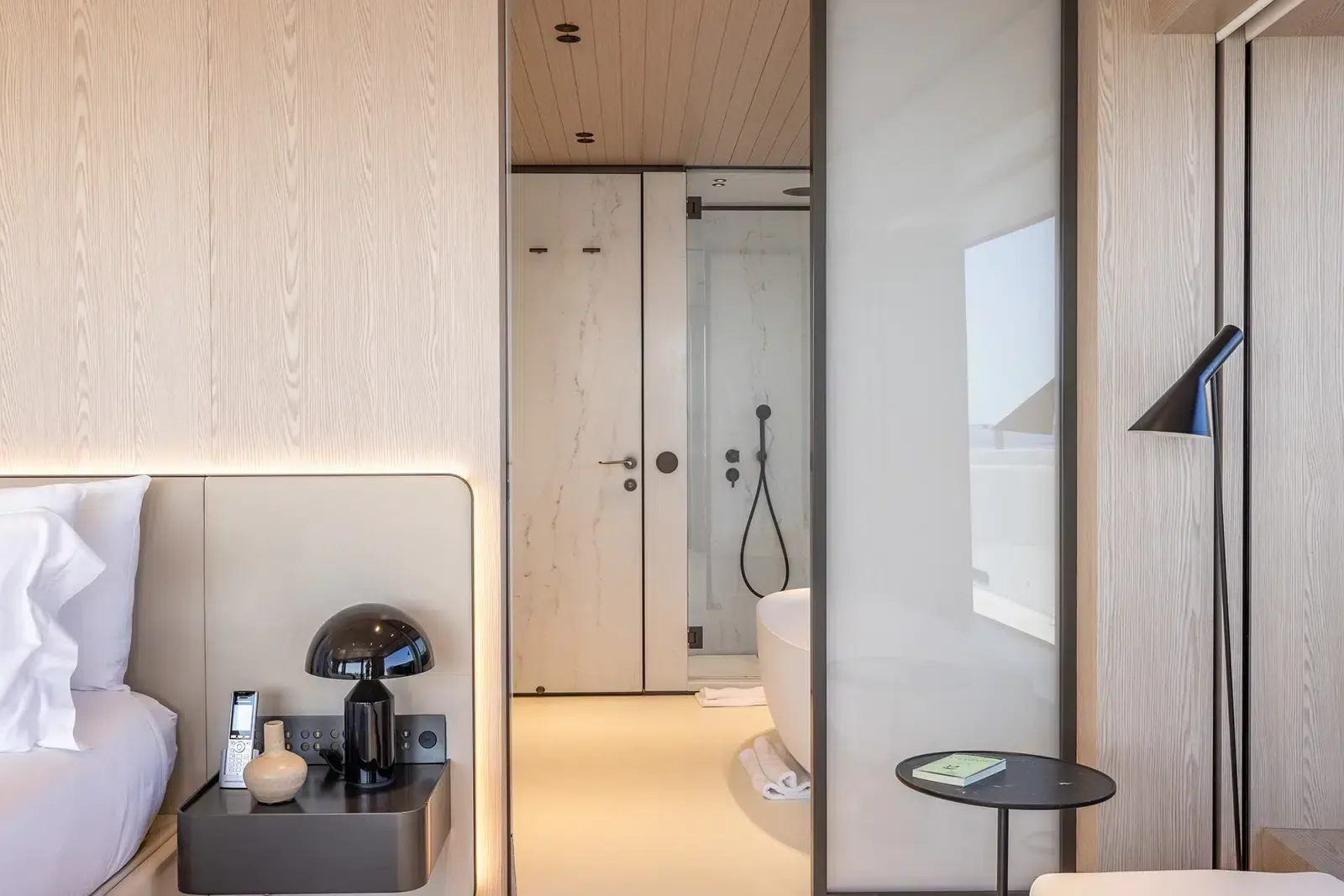 VIRTUOSITY - photo 32 yacht charter Cannes