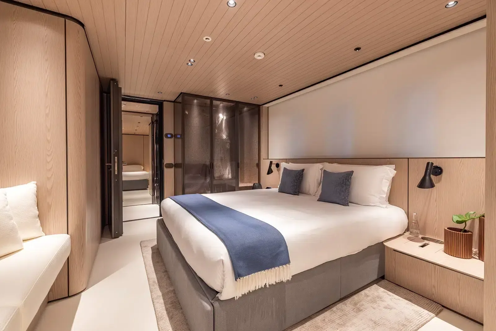 VIRTUOSITY - photo 39 yacht charter Cannes